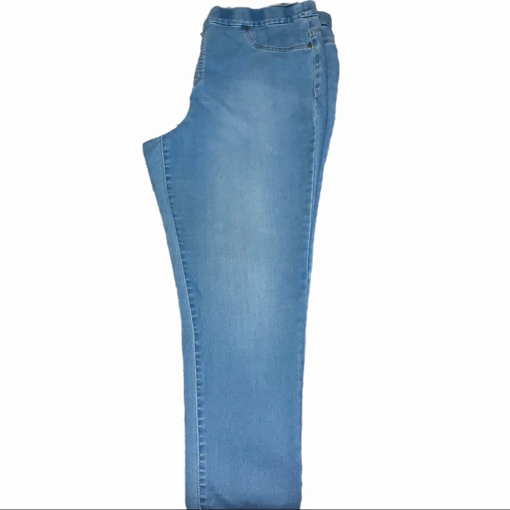 New Direction Weekend Slim Leg Skinny Jeans